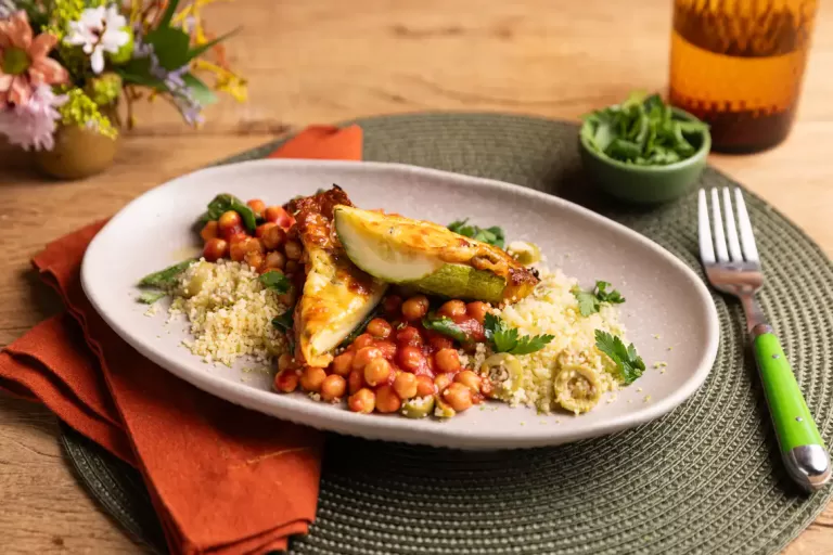 Receita de Abobrinha gratinada com ensopado de tomate e grão-de-bico na Air Fryer da Rita Lobo