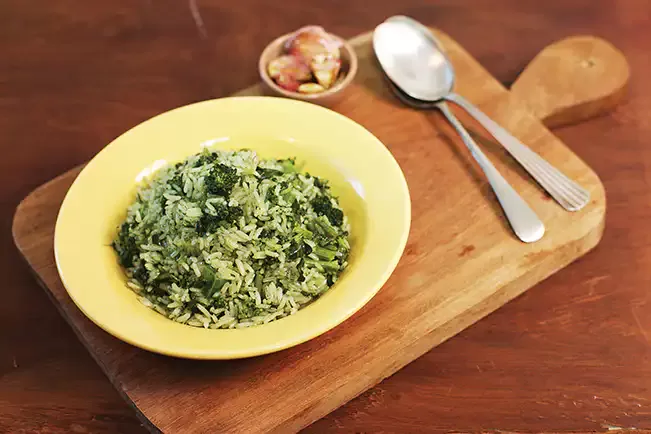 Receita de Arroz de brócolis com alho dourado