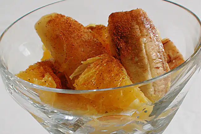 Banana e laranja cozidas com gengibre