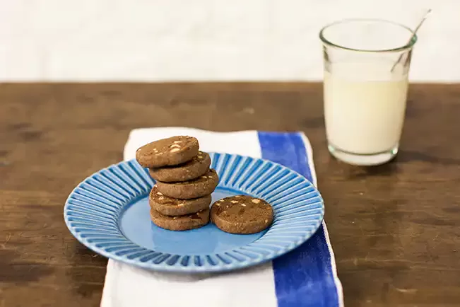 Receita de Biscoito de chocolate com castanha-do-pará