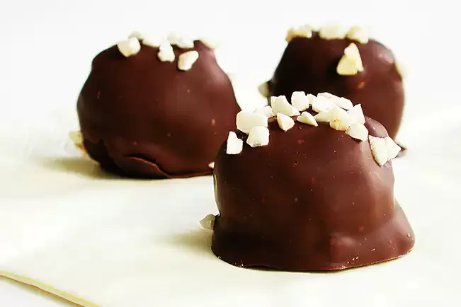 Receita de Bombom de damasco e amêndoas