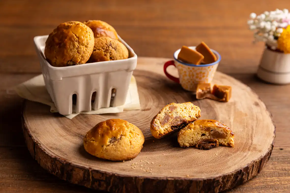 Broa caxambu com doce de leite