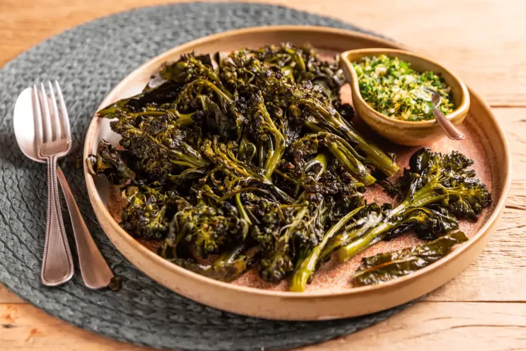 Receita de Brócolis assado com gremolata