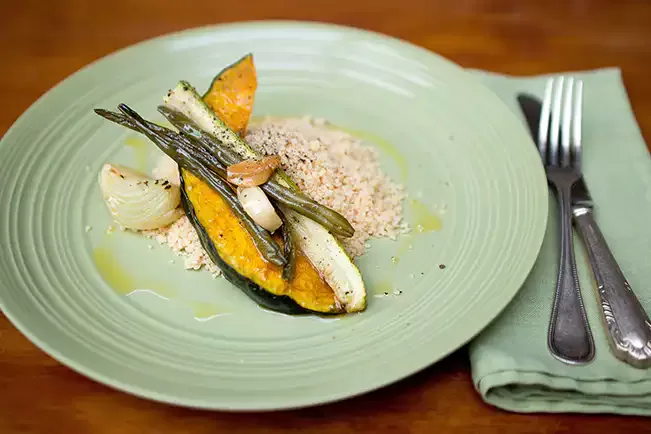 Receita de Cuscuz com legumes assados