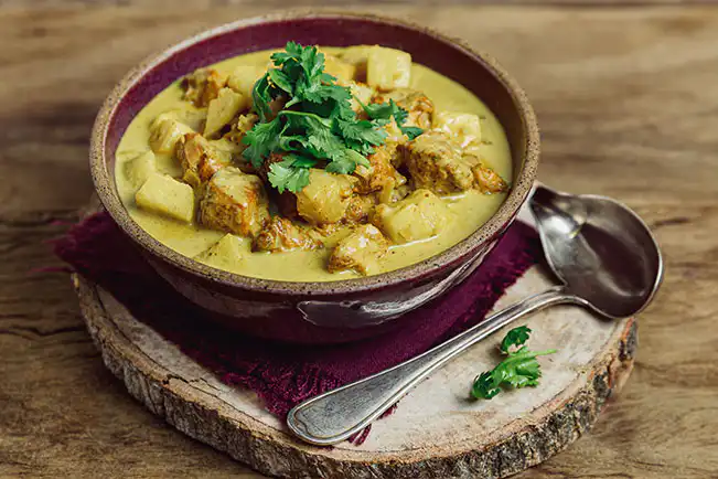 Frango ao curry com maçã