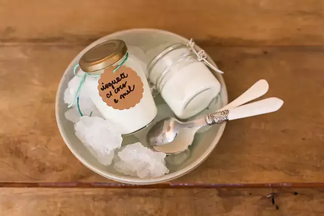 Receita de Iogurte com coco fresco e mel