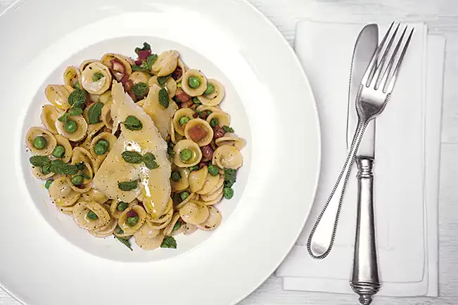 Receita de Orecchiette com ervilha fresca e bacon