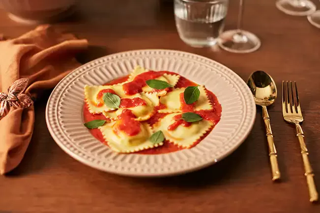 Receita de Ravióli de ricota e molho de tomate