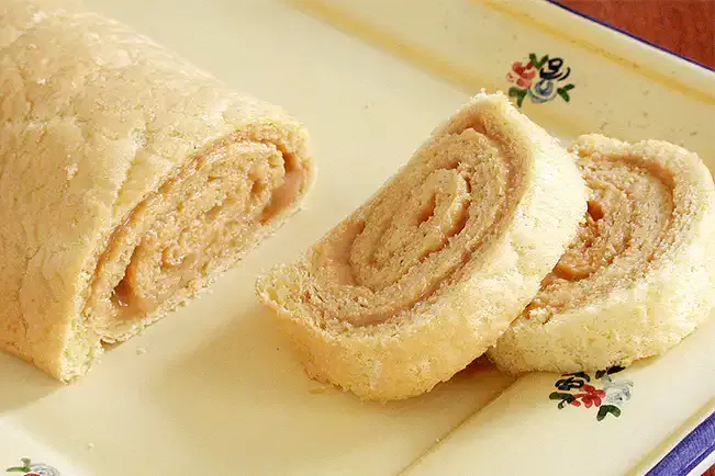 Receita de Rocambole (pão de ló com fécula de batata)