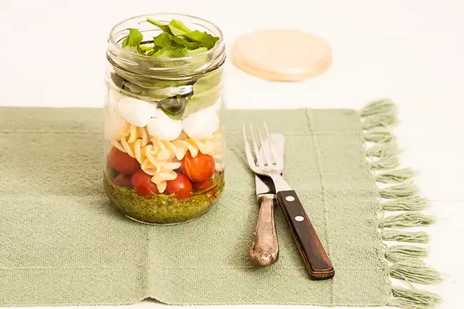 Receita de Salada caprese no pote
