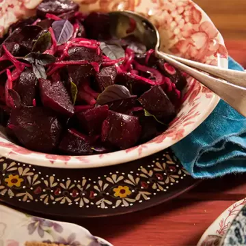 Salada de beterraba, cebola-roxa e balsâmico
