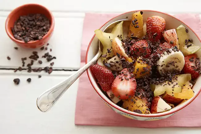 Receita de Salada de frutas com nibs de cacau
