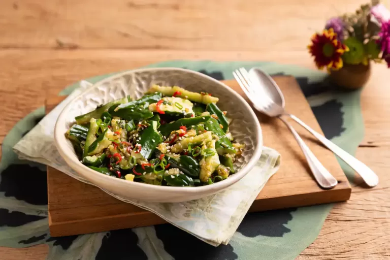Receita de Salada de pepino ao murro