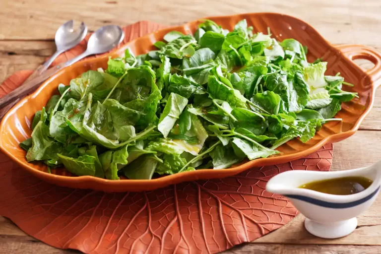 Receita de Salada de verdes com molho de melado e limão