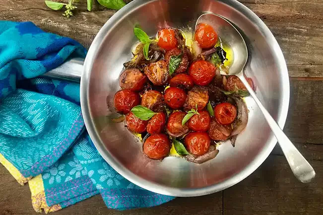 Receita de Salada morna de tomate-cereja para um