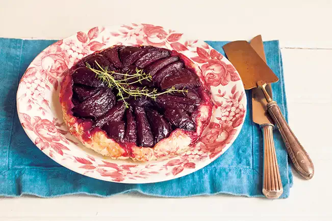 Receita de Tarte tatin salgada de beterraba