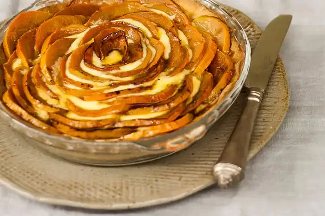 Receita de Torta de caqui com creme de limão