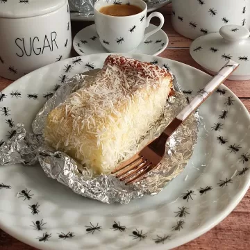 Bolo de coco gelado