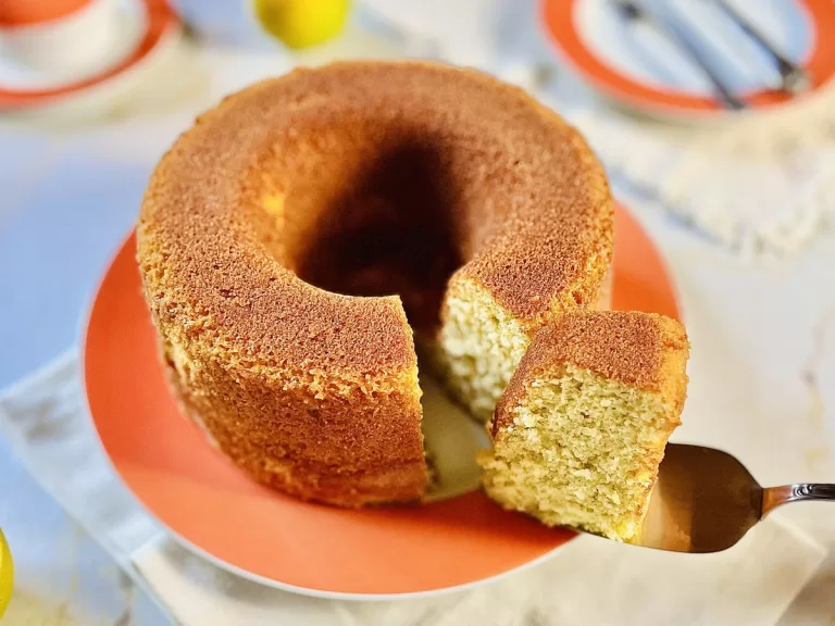 Receita de Bolo de laranja com casca no liquidificador