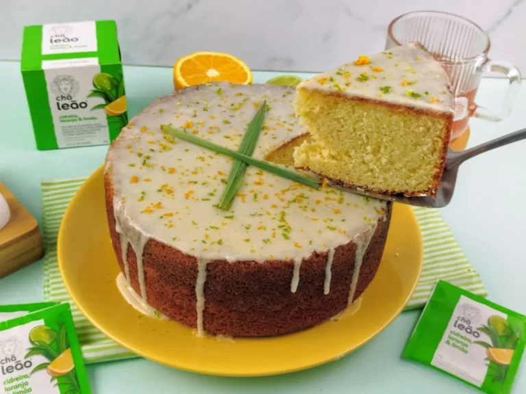 Receita de Bolo de laranja com erva cidreira, laranja e limão