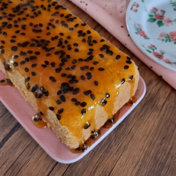 Bolo de maracujá simples e fofinho