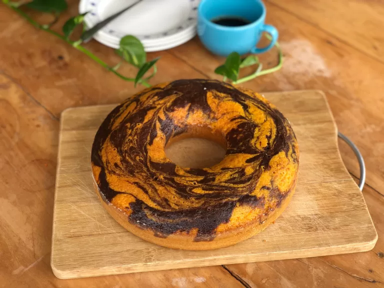 Receita de Bolo mesclado de cenoura com chocolate