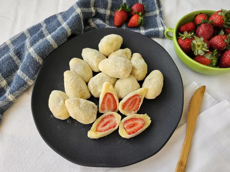 Receita de Brigadeiro de leite Ninho recheado com morango