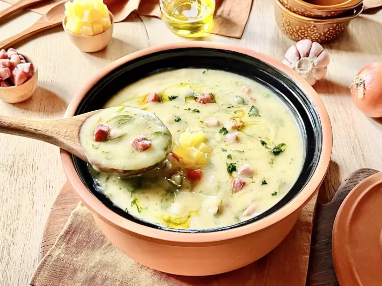 Receita de Caldo de mandioca com bacon e calabresa