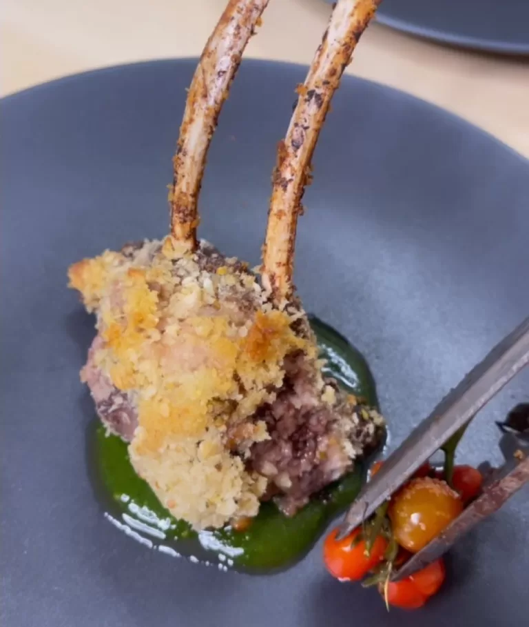 Receita de Carré de cordeiro com crosta de castanhas