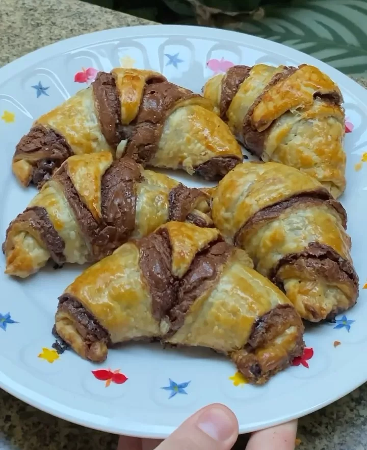 Receita de Croissant de chocolate com 2 ingredientes