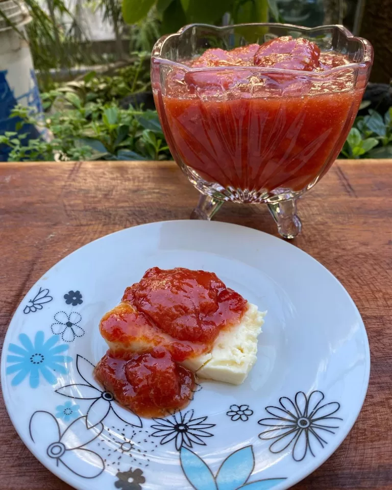 Receita de Doce de goiaba em calda (calda de goiabada)