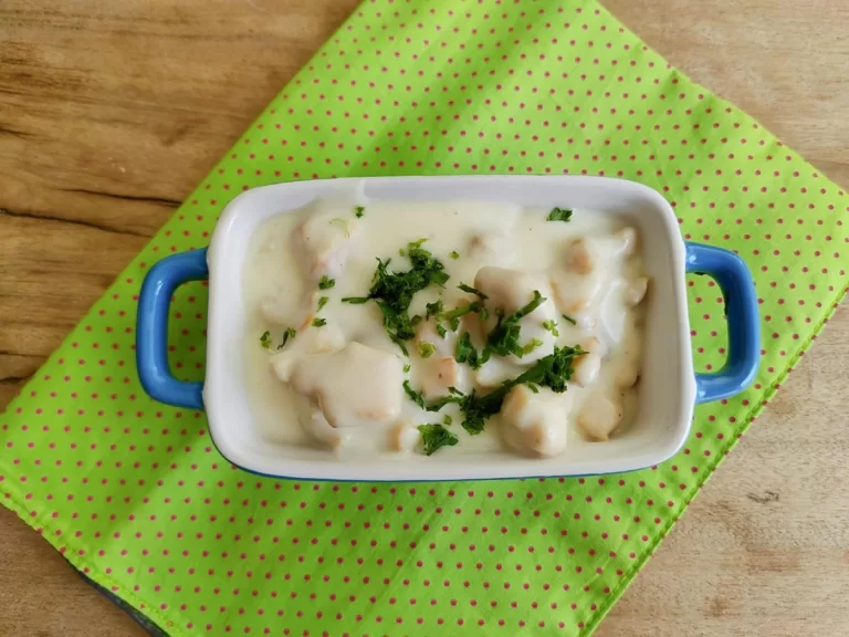 Receita de Frango ao molho branco simples