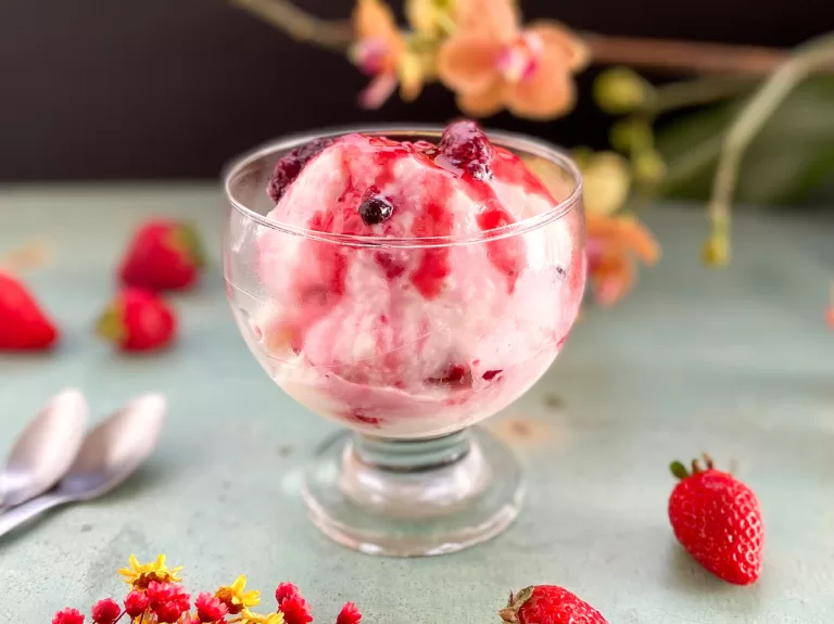 Receita de Frozen de iogurte com frutas vermelhas