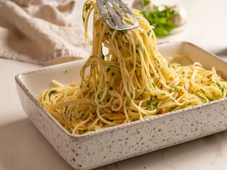 Receita de Macarrão alho e óleo fácil e rápido