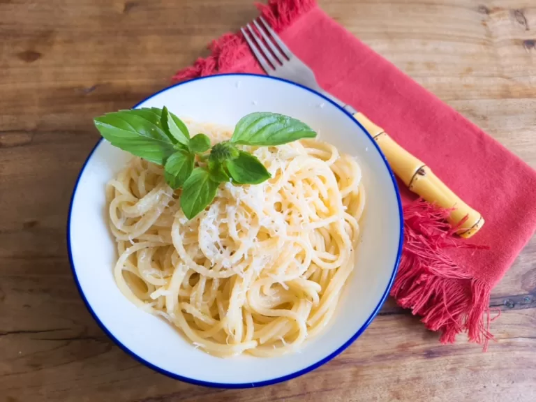 Receita de Macarrão ao molho de limão e parmesão