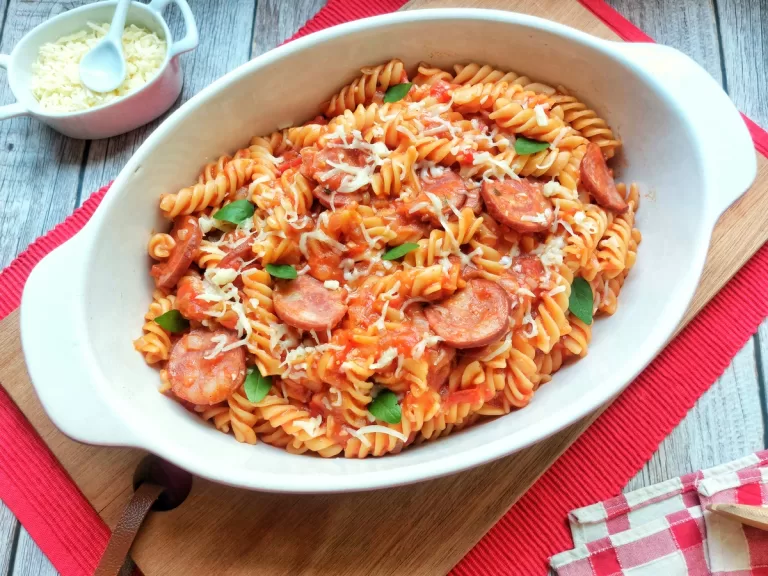 Receita de Macarrão com calabresa em uma panela só