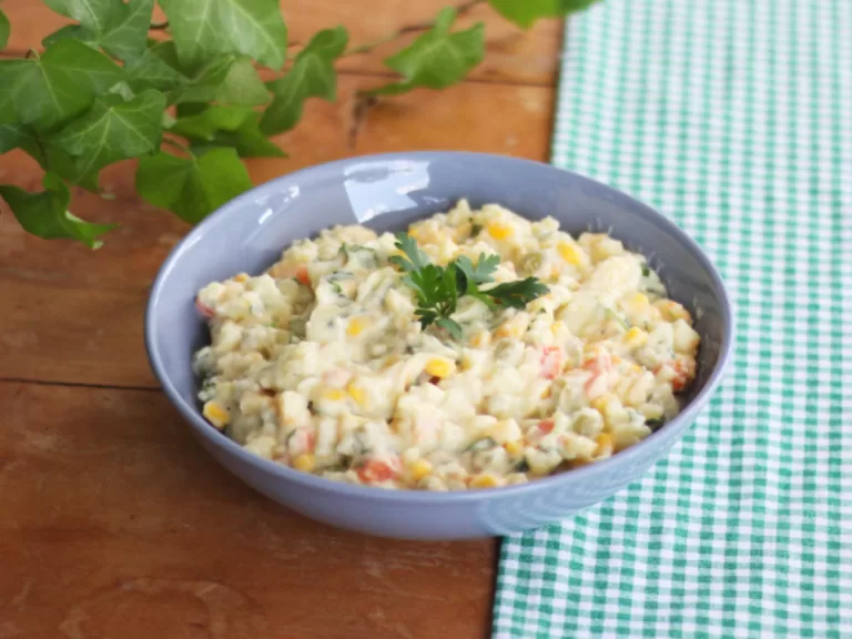 Receita de Maionese de batatas com legumes