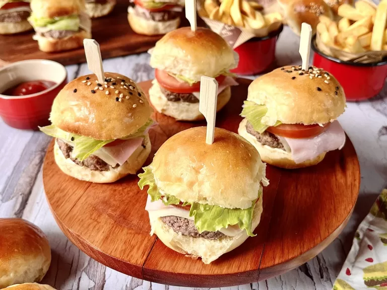 Receita de Mini hambúrguer