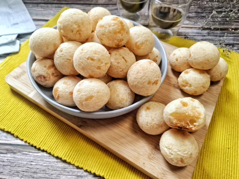 Receita de Pão de queijo mineiro