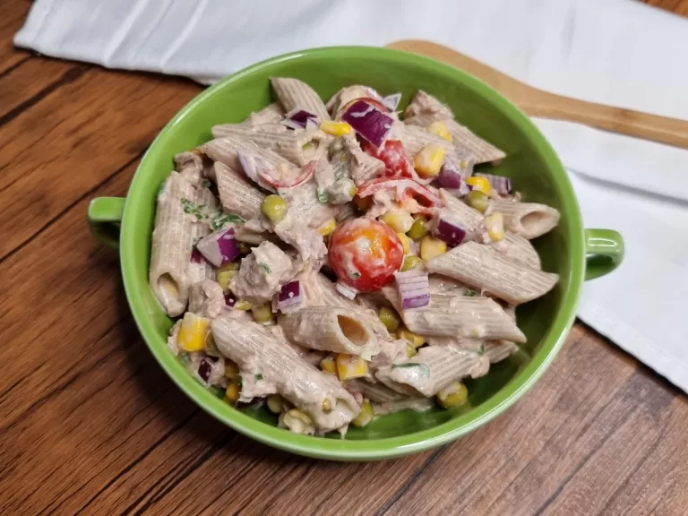 Receita de Salada de macarrão com atum light