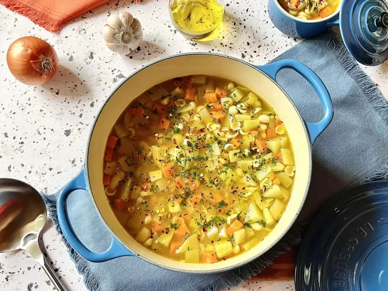 Receita de Sopa de legumes simples e rápida
